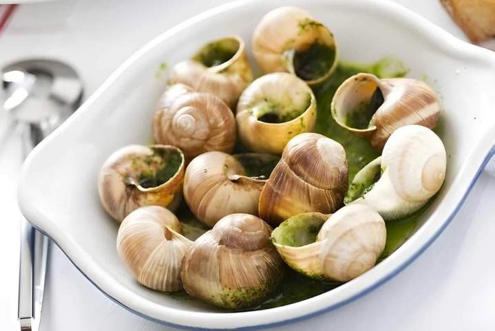 Poêlée d'escargots de la fermette aux escargots à Romont 88, gel persillé, polenta et émulsion de beurre d'escargots
